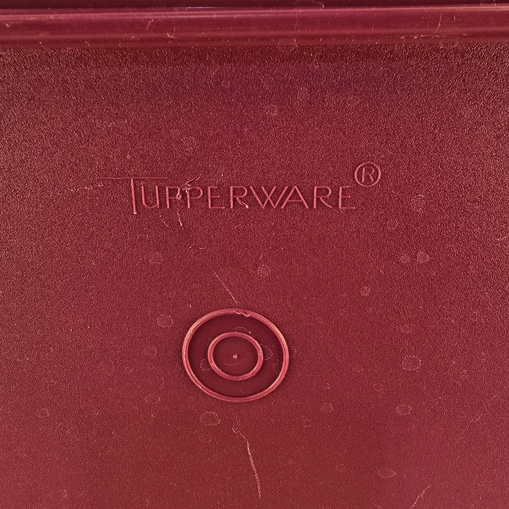 VTG Tupperware Jumbo Bread Keeper‎ USA Food Storage Container Rectangle Purple